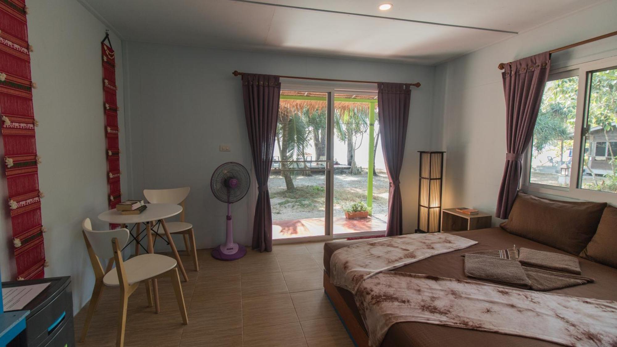Phayam Friends Hotel Koh Phayam Exterior photo