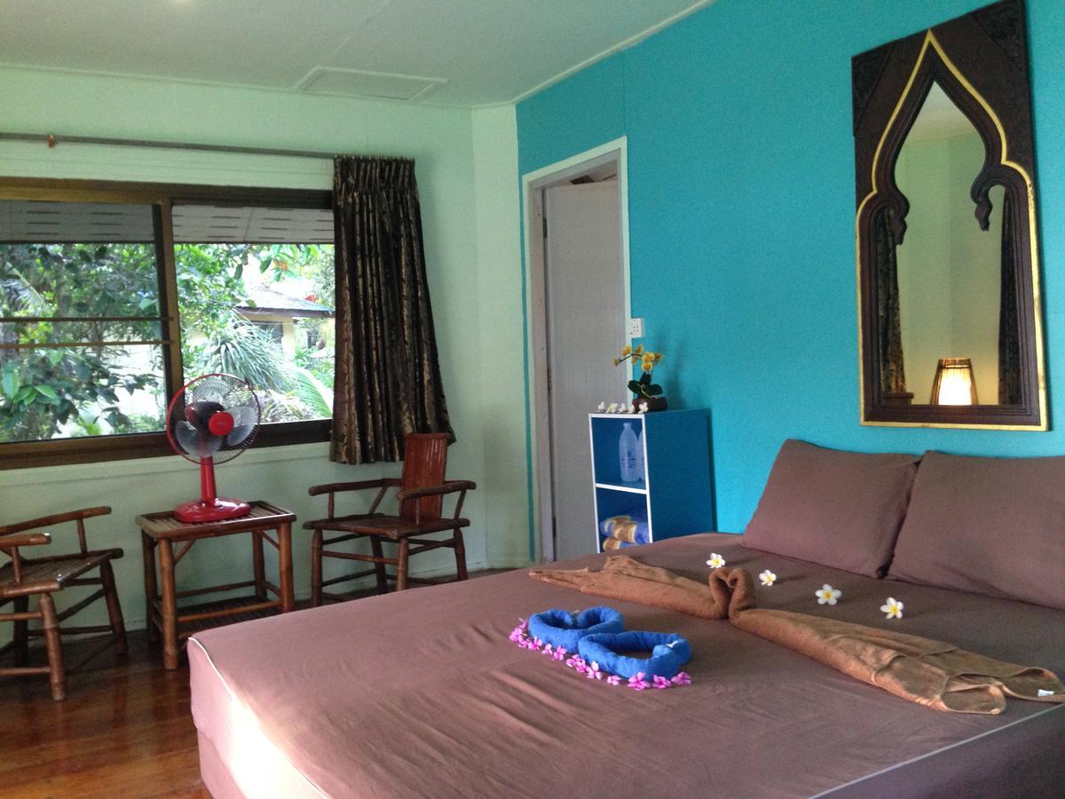 Phayam Friends Hotel Koh Phayam Exterior photo
